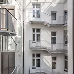 Old Town Apartments - B22