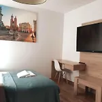 Old Town Apartments - B22